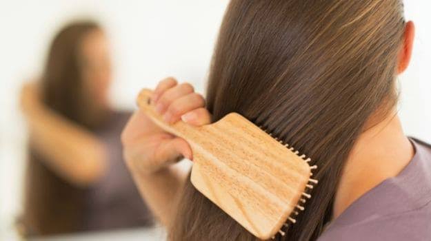 علاجات طيبعية غير مكلفة لوقف تساقط الشعر وتعزيز نموه بكثافة !   
